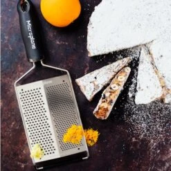 Microplane Gourmet, Dobbelt Rivejern Fin & Grov -Emmalys køkkenudstyrsbutik 45022 Microplane Gourmet Series Dual Grater 2 1800x1800